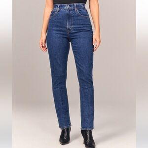 Curve Love Ultra High Rise 90s Slim Straight Jean